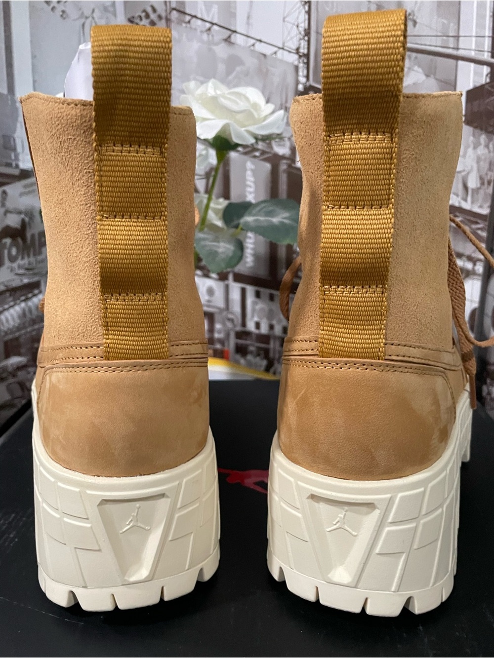 New - Nike Air Jordan 1 High-Top Brooklyn Boots Women's Wheat/Muslin-Wheat FJ573 - Picture 7 of 13